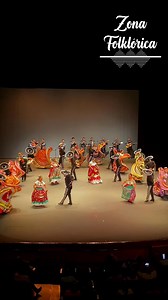 “Jarabe Tapatío” Grupo de Danza Macuolxochitl de San Luis Potosí - Cioff Gala Folklorica en San Luis Potosí en El Teatro de La Paz #folksong #folk #dance #dancefolk | Zona Folklórica