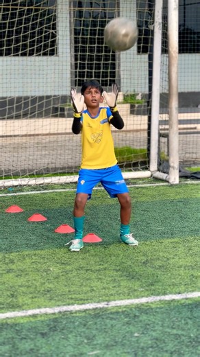 Goalkeeping for Beginners | Techniques & Positioning #shorts