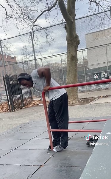 Mastering One Arm Dips for Calisthenics Success