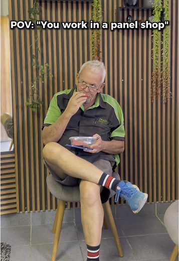Just another busy Monday at Ernie’s! 😜 #MondayGrind #ErniesPanelShop #funny #SAMA28 #fyp #foute #afrikaans #panelshop #panelbeater #carrepairs #southafrica @APPEL