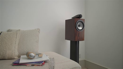 The 700 Series delivers sound that is astonishingly precise and lifelike, thanks to its beautifully detailed high frequencies. At the heart of this performance is our purpose-built Carbon Dome tweeter. Combining a 30-micron aluminium dome with a carbon coating and reinforced outer ring, it’s remarkably thin yet rigid. This innovative structure keeps distortion to a minimum, extending clarity up to 47 kHz, so every note is rendered with exceptional accuracy and finesse. #BowersWilkins #700Series 