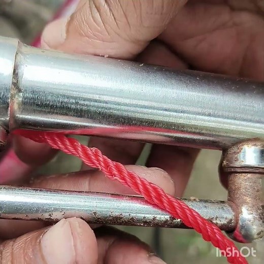 “Strong and stylish red rope knot tying demonstration👍👍👍#ropeknot #skills #sports #handmade👍👍👍