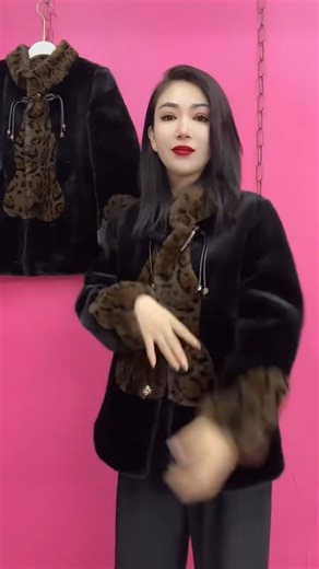 #Slimming and flattering #Stylish mom outfit