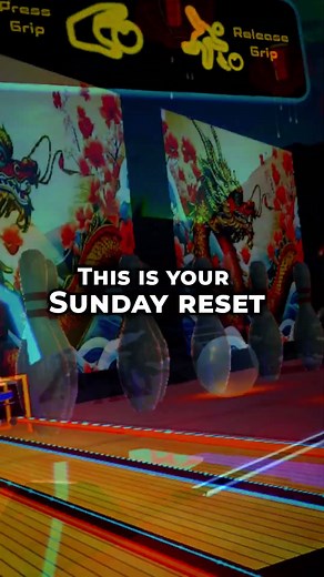 Sunday Funday Bowling in VR🎳#shorts #metaquest #bowling #virtualreality #bowlingcenter #vrarcade #vr