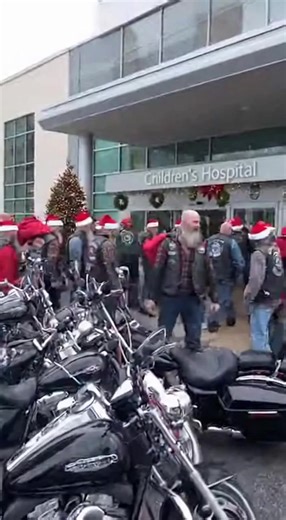Leather, beards, and roaring Harleys — they looked like outlaws of the road. But that day, their destination wasn’t a bar… it was a children’s hospital. Inside, tiny hands reached out, and laughter replaced fear. Not all heroes wear badges — some ride on two wheels. 🏍️✨ (continued in the comments ⬇️) | Iron Brotherhood