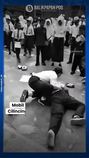 Mobil Tabrak SDN 01 Kali Baru Cilincing, Siswa dan Guru Terluka