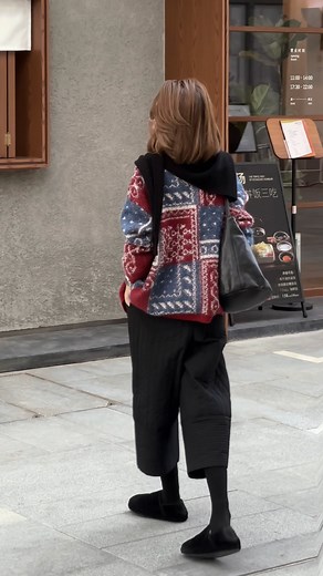 413K views · 2.7K reactions | All dressed in my Christmas sweater拾 Color-Contrast Jacquard Christmas Cardigan（Z2712） Vintage Straight Cropped Cotton Pants（Z2673） Relaxed Versatile White Base Top（Z255） Knit Triangle Scarf Shawl（Z1010） #NewArrivals #Christmas #LBZ #minimalist #ootd #style | LBZ Studio | Facebook