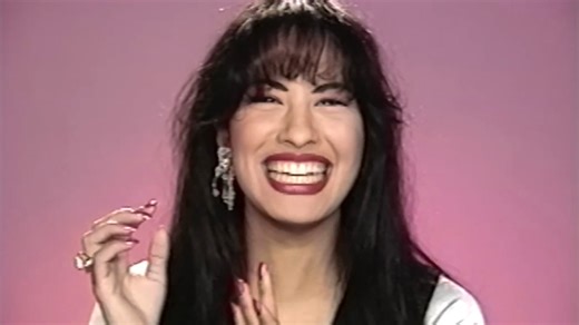 2.5M views · 42K reactions | Netflix revisits the life of Tejano superstar Selena Quintanilla in 'Selena y Los Dinos,' an all-new doc, streaming Nov. 17. | Entertainment Tonight | Facebook
