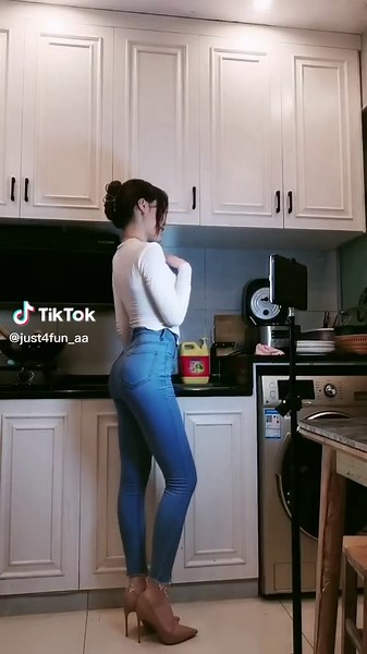 Sexy tightjeans#sexy #tightjeans #dance #twerk #girls #