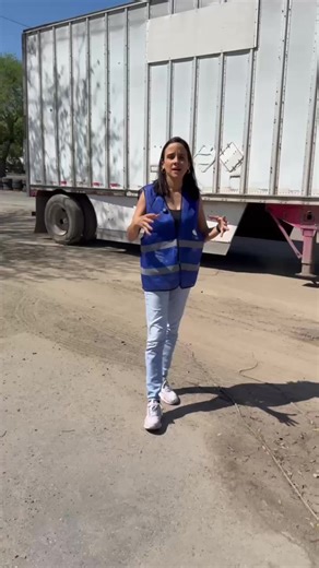 🚛🔥 Hoy toca maniobras y aquí estamos todos activos 💪🏽🚦. En nuestra escuela de camiones, el entrenamiento es en equipo: instructores, compañeros y tú, preparándote para salir a la calle con confianza. Si quieres sacar tu licencia CDL, haz como ellos, ponte en acción y empieza hoy mismo. 📢 ✅ Prácticas reales ✅ Profesores bilingües ✅ Horarios flexibles ¡Actívate y ven a entrenar con nosotros! 🚛💨 #cdljobs #trucksdrivingschool #trucksdriver #trucks #bilingual #bilingue #español #ingles #tuhor