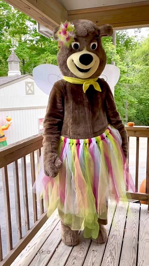 Cindy Bear Halloween Costume Reveal at Jellystone Park