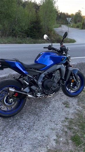 4.5K views · 102 reactions | AKRAPOVIC RACING LINE CARBON SOUNDS | YAMAHA MT09 2024 | Lowheel | Facebook