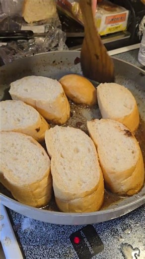Best Toast EVER #steak #steakdinner #toastedbread #delicious #recipeshorts #ideas #cookingshorts