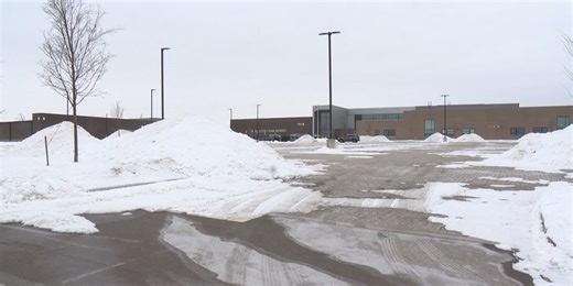 Parents call for change as FCPS set for 7th day without in-person class