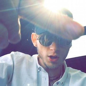 2002 Eminem 󾮗🏽󾮗🏽 [ sc: friedpiper ] | Machine Gun Kelly