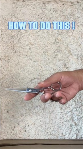 HOW TO ROTATE AND HOLD SCISSORS #barbering #scissors