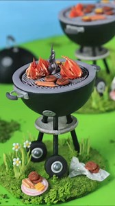 1.1M views · 2.2K reactions | Another blast-from-the-past video, with a 3-D cookie cookie that’s sure to shoot you through the heart (in a good way). :) Yes, it’s a cookie quiver with arrows decorated in large part with lace made with SugarVeil Icing and their Needlepoint Mat! It’s a perfect treat for Valentine’s Day, especially when loaded with cookie arrows or other candies! ENJOY THE COMPLETE YOUTUBE VIDEO HERE: https://youtu.be/wHP0aDeLK7k | Julia M Usher | Facebook