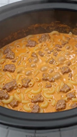 Slow Cooker Cheeseburger Macaroni