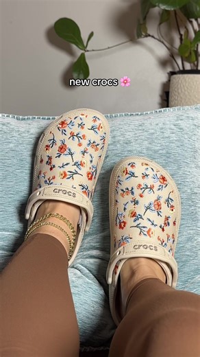 #crocs #embroideredshoes #clogs #sliponshoes #tiktokshopcreatorpicks