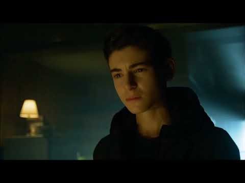 74. Gotham (s2e14). Bruce takes out the gun and accuses Malone of being his parent's killer.