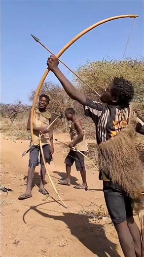 African Hunter’s Epic Shot!एक निशाना, एक निशाना!Um tiro, um alvo #hating