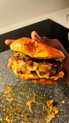bacon jam jalapeño smash burger 🍔 #blowup #cooking #food #burger