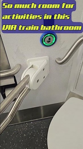 🚆🚽 VIA Rail Train Bathroom Tour! 🇨🇦💦