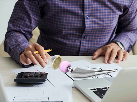 Qual o preço de uma cirurgia de prótese de quadril? | Blog | Dr. Daniel Rebolledo