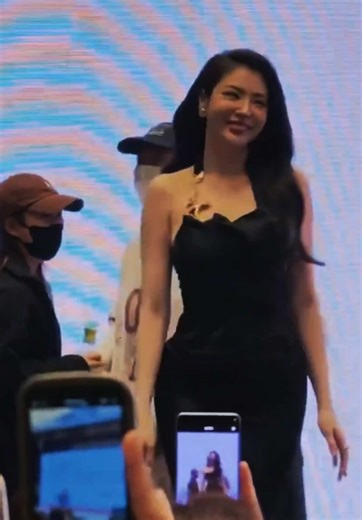 Faye’s elegance is timeless, her charm irresistible, and her beauty simply captivating 💫 #FayePeraya #faye_malisorn #fayemalisorn #fabelentertainment #wlw