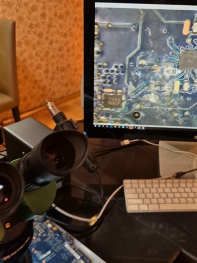 Notebook Asus gl550 อาการโดนน้ำหกใส่มา ตัวนี้น้ำไหลกระจายไปหลายจุดครับ ต้องล้างบอร์ดด้วยเครื่องล้างบอร์ด อบบอร์ดแล้วนำมาซ่อมดูครับว่าจุดไหนช็อต ลายวงจรขาด อาการน้ำลงจะทำยากกว่าอาการเปิดไม่ติดเลยครับ #โน๊ตบุ๊คโดนน้ํา #โน๊ตบุ๊คเปิดไม่ติด ไฟเข้า #ร้านซ่อมโน๊ตบุ๊คบางนา #รับซ่อมโน๊ตบุ๊ค