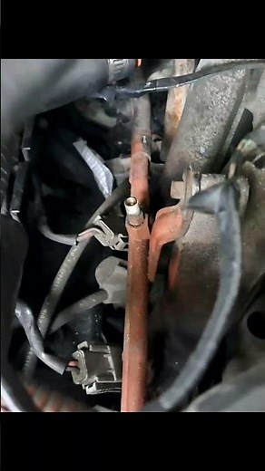 Fuel pressure test port location on 1997-2004 F-150 4.6