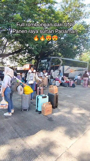 Panen raya Alhijrah 9 unit hari ini full seat #daimlerbuses #comfortclass #newbusday #luxuryrv | Tentang BUS Indonesia Reels