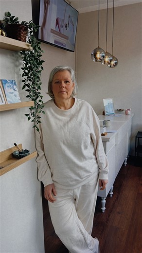 Good Vibes Lymphmassage on Instagram: "Es gibt Neuigkeiten ✨🧡 Ich habe den Wellness-Circle bei Good Vibes Cologne ins Leben gerufen, um Frauen in ihrer Resilienz zu stärken und in ein inneres Gleichgewicht sowie Hormonbalance zu bringen. Das funktioniert nur, wenn das Nervensystem runterfahren darf und wir uns regelmäßig entspannen. 💆🏽‍♀️ Mehr Infos zum Wellness Circle findest du auf unserer Website oder sende mir hier einfach eine DM mit deinen Fragen ✨ #köln #goodvibes #wellnesscircle #resi