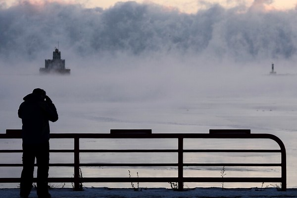 More than half the US threatened with ice, snow and cold in massive winter storm