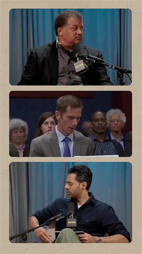 Those are DEFINITELY ALIENS behind him, right? | alien