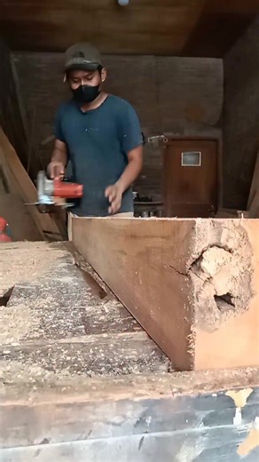 Riyan Meubel on Instagram: "baru proses tali airb #DIY #woodwooking #tukangkayu #kayujati #wood #creative #work #wooden #diyprojects #diycrafts #doors #design"