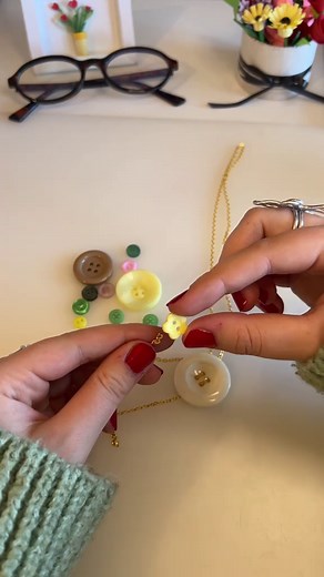 DIY Button Necklace Tutorial