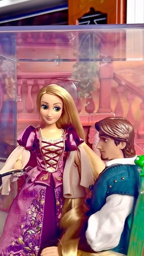 Matteo Pomente on Instagram: "My Disney Fairytale Designer Collection Rapunzel and Eugene doll☀️❤️ #matteopomente#disney#disneyrapunzel#rapunzel#disneytangled#tangled#limitededitiondoll#dollcollector#doll#anniversary @disney@shopdisneyit @disneyit @disneystore"
