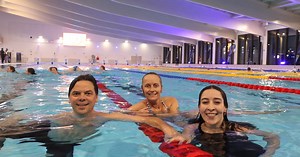 KIJK. Eerste duik in nieuw zwembad De Watermolen: “Hier is lang naar uitgekeken”