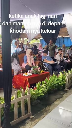 ga sadar ada yg vidioin hahahhaa
