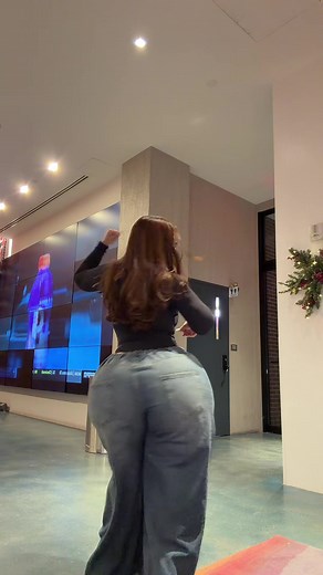 graciebon (@graciebon.xl)’s video of Gracie Bon