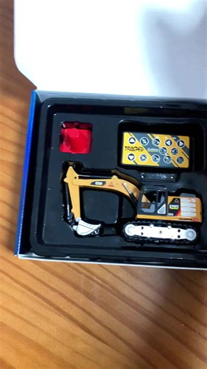 My husband and son have been playing with it for an hour already #tiktokshop#RCToy #MiniMachines #Toys #DesktopFun