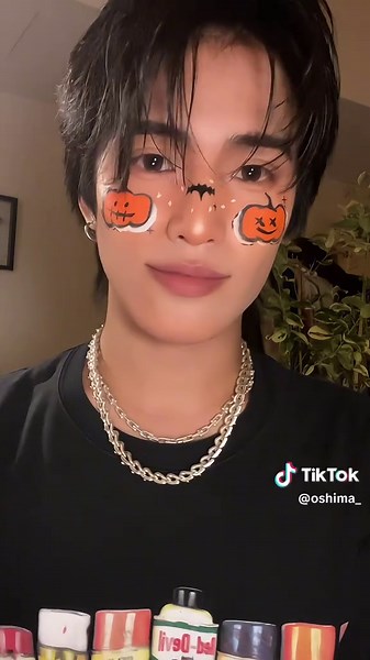 Spooky Halloween Pumpkin Makeup Tutorial