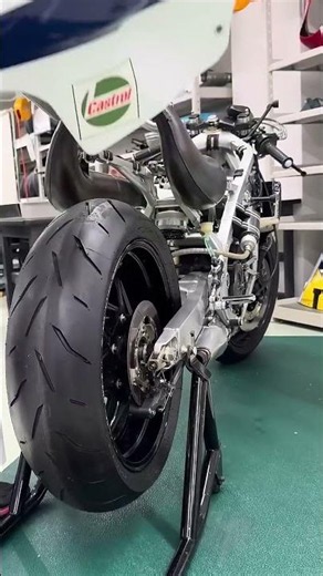 HONDA NS500 tricilindrica de Freddie SPENCER!