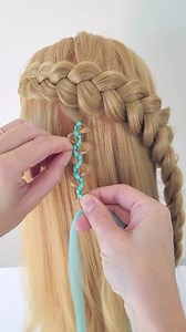 18K views · 122 reactions | Easy Lace Braid with Hair Extensions | Quick Tutorial #lacebraid #braidingtutorial #cornrows #HairExtensions #kanekalon #kidbraider #boxbraids | Braid it Yourself | Facebook