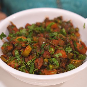 7.2K views · 166 reactions | Gujarati style traditional sabji recipe aise banaye sab khate rah jaye - Gujarati Style Mix veg Sabji - Video recipe by Shraddha Thakrar Gujarati Style Mix Veg Sabji | 5 minute Veg Recipes | Facebook