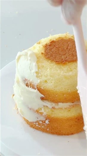 木の葉のチュイルを背中の羽根に、ドールちゃんがエンジェルに早変わり #フラワーケーキ #華やぎスイーツ #cake #shorts