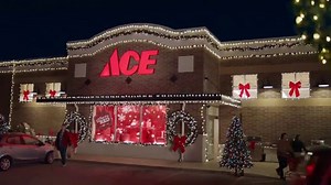 ACE Hardware Black Friday Savings TV Spot, 'Christmas Lights'