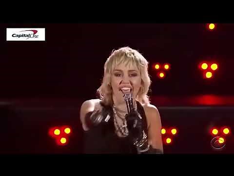 Miley Cyrus covers "American Woman" (Live at the 2021 NCAA Final Four) HD