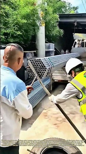 Leveraging the Load: How Workers Use Simple Tools to Unload Steel Pipes